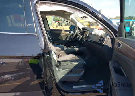 2024 Volkswagen Atlas 2.0T Sel Premium R-Line z USA, uszkodzony, nr VIN 1V2FR2CA7RC612240